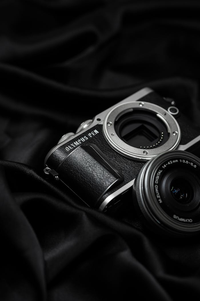 Olympus Pen E-PL8 in Black and White